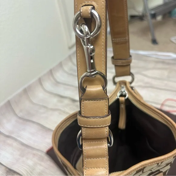 Coach Signature Canvas and Leather Soho 3574 shoulder purse - Picture 4 of 15
